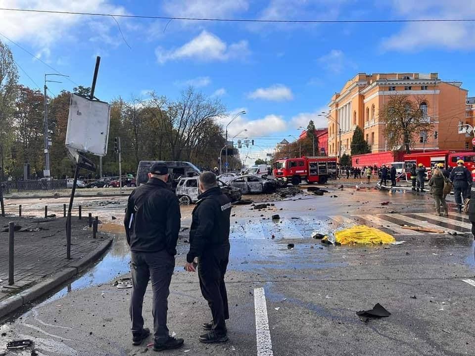 Ілюстративне фото –Наслідки ракетних ударів у Києві
