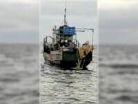На Полтавщині п’яні чоловіки на промисловому судні незаконно ловили рибу – їх затримали правоохоронці
