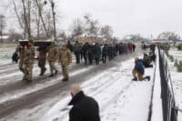 На Полтавщині прощалися із військовим Михайлом Ошурком, який загинув внаслідок артобстрілу