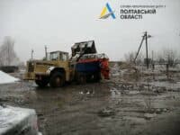 На Полтавщині випав перший сніг: на дорогах працює спеціальна техніка (ФОТО)