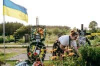 Родинам полеглих воїнів показали проєкт Алеї героїв під Полтавою – влада обіцяє прислухатися до правок
