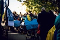 Родинам загиблих воїнів та пораненим бійцям на Полтавщині виплатять допомогу