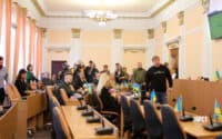 Сесійна зала Полтавської міської ради напівпуста: Андрій Карпов каже, що це диверсія, Каплін хейтить Полтавську ОВА
