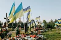Родини полеглих героїв домовилися про однаковий вигляд пам’ятників на Затуринському цвинтарі та скоригували проєкт меморіалу