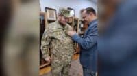 «Айдарівець» з Полтавщини дістав поранення під Вугледаром й отримав медаль