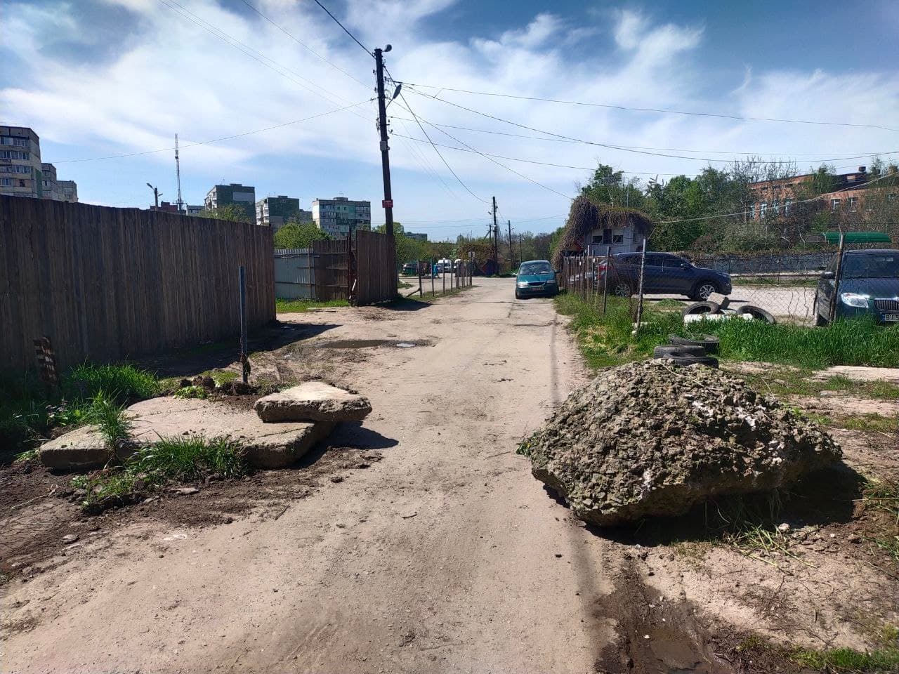самовільно встановлені блоки