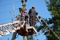 Через аварійні відключення на Полтавщині без світла залишилися майже 6 тисяч абонентів