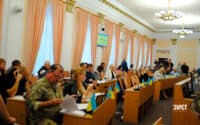 Андрія Карпова ледь впустили до містобудівної комісії