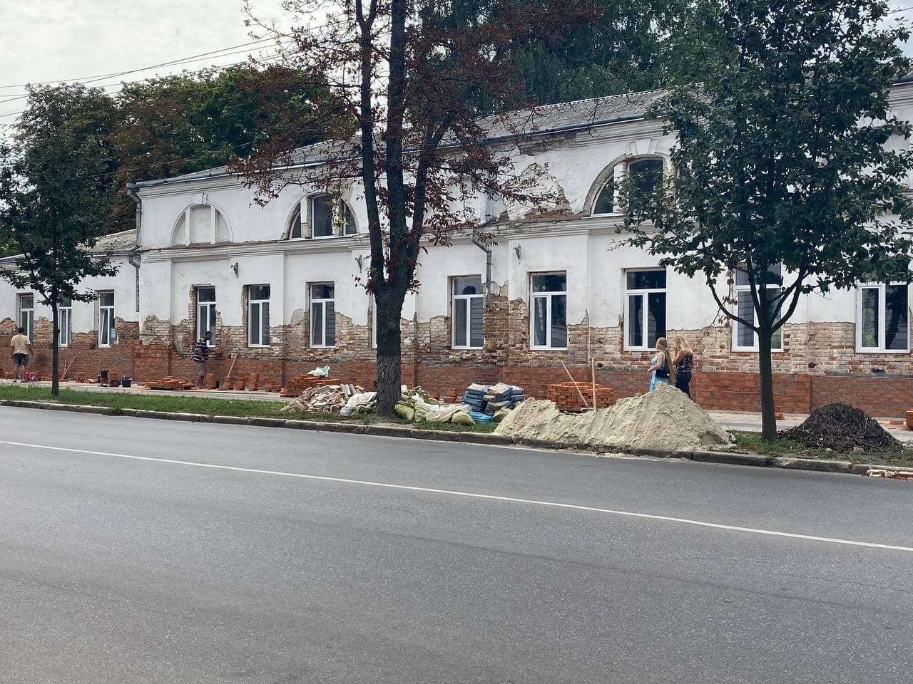 Школа у центрі Полтави
