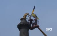 У Полтаві замінили прапори на Монументі Слави (ФОТО)