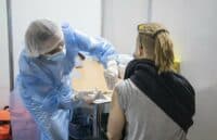 У лікарнях Полтавщини лишаються вакцини від коронавірусу