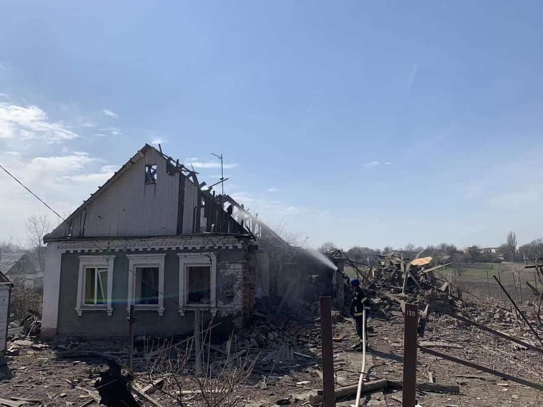 Ілюстративне фото. Наслідки обстрілу на Донеччині