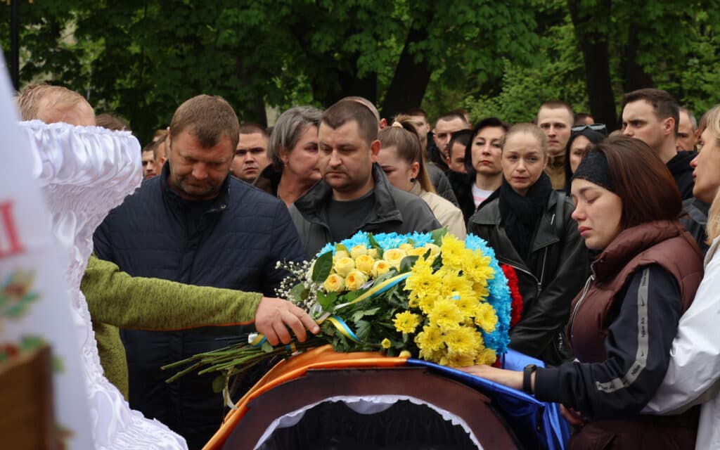Родина та друзі полтавця Ярослава Зозулі прощаються з воїном