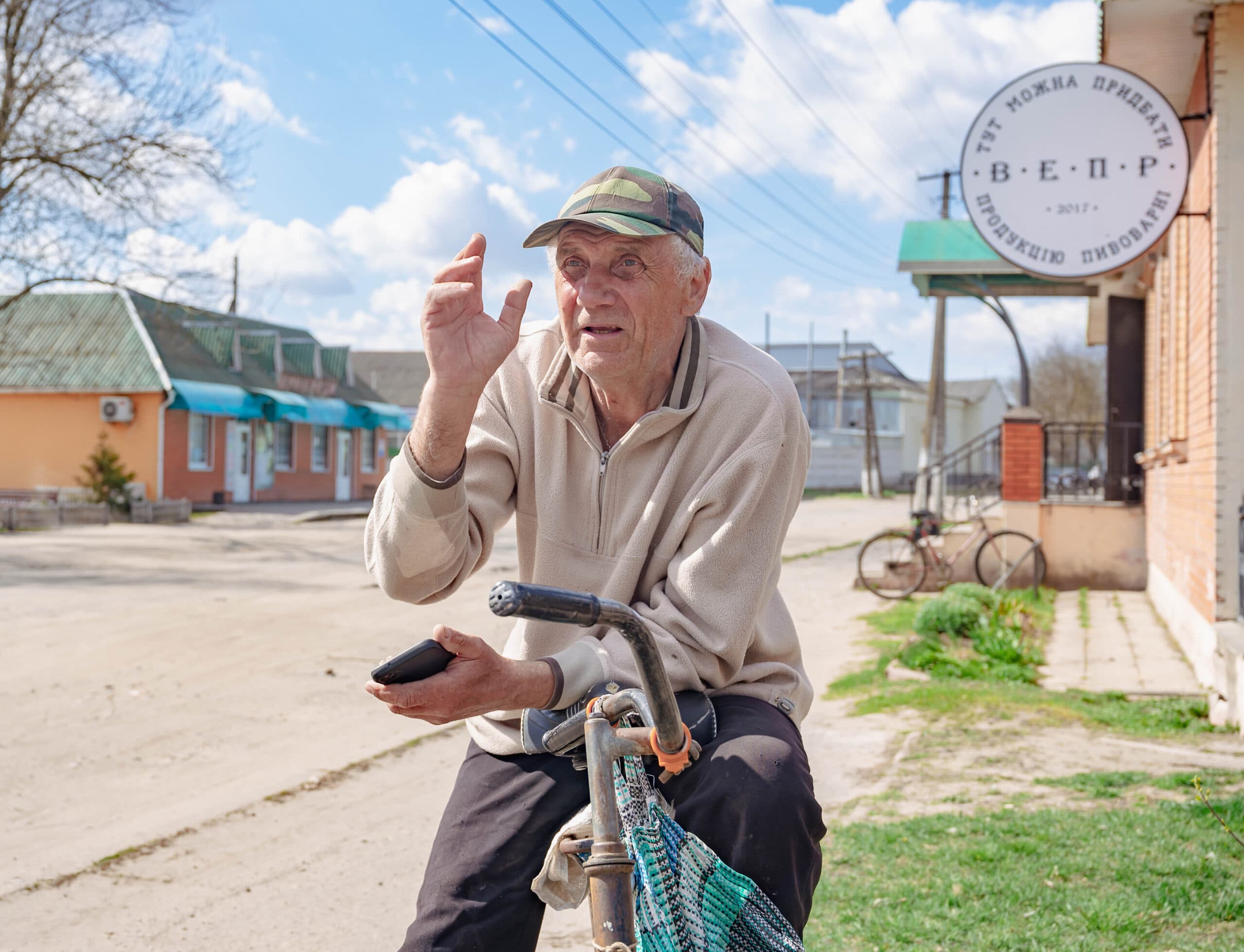 «Сказали б, що піймали Бандеру». Як оживає Веприк на Полтавщині після окупації Росією