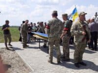 Півтора місяці боровся за життя: Полтавщина прощалася з воїном бригади імені Чорних Запорожців