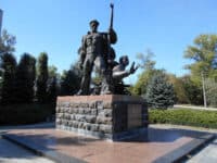 Памʼятник більшовицьким морякам на Полтавщині просять знести