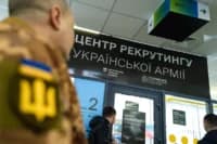 Хочуть захищати Україну. Понад 500 людей прийшли до рекрутингових центрів Полтавщини