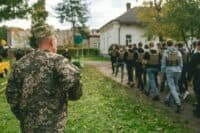На базі чотирьох шкіл Полтави створять центри викладання «Захисту України»