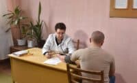 Обов’язкові щеплення та п’ять лікарів: освітяни Полтавщини проходитимуть медогляд по-новому
