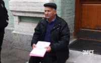 У Полтаві депутат оголосив голодування біля ДБР: чим завершилася історія
