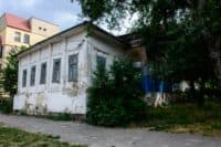 Одна з найстаріших будівель Полтави руйнується: власників зобов’язали укласти охоронний договір