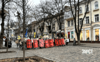 «У полоні немає Різдва»: полтавці вийшли на акцію-нагадування перед святами (ФОТО)