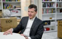 «Нема кому працювати». Про вплив бізнес-освіти в умовах кадрового голоду: розмова з Олексієм Виноградовим