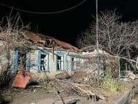 Пожежа через падіння дрона: у Кременчуці ліквідовують наслідки обстрілу