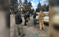 Хабар за дозвіл на вирубку дерев: підозрюють селищного голову на Полтавщині
