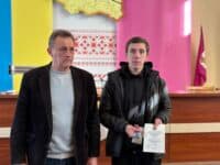Комбатантський хрест отримав син полеглого в Красногорівці воїна з Полтавщини