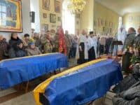 Полеглі солдат і майор повернулися до Полтави на щиті