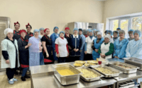 Кухарів 17 громад Полтавщини навчають готувати їжу для школярів за новим меню