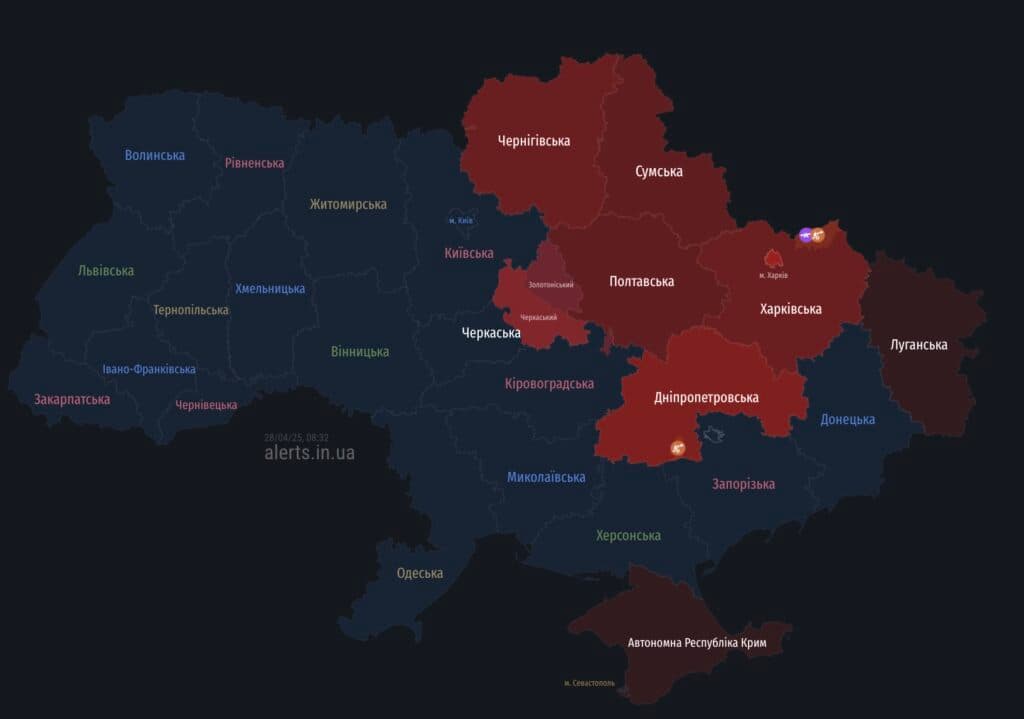 Нестандартна швидкість і кількість, яку мають «Шахеди» у небі над Полтавщиною, зафіксована від 06:11 ранку. Про це повідомили Повітряні Сили ЗСУ та OSINT-спільноти 28 квітня.
