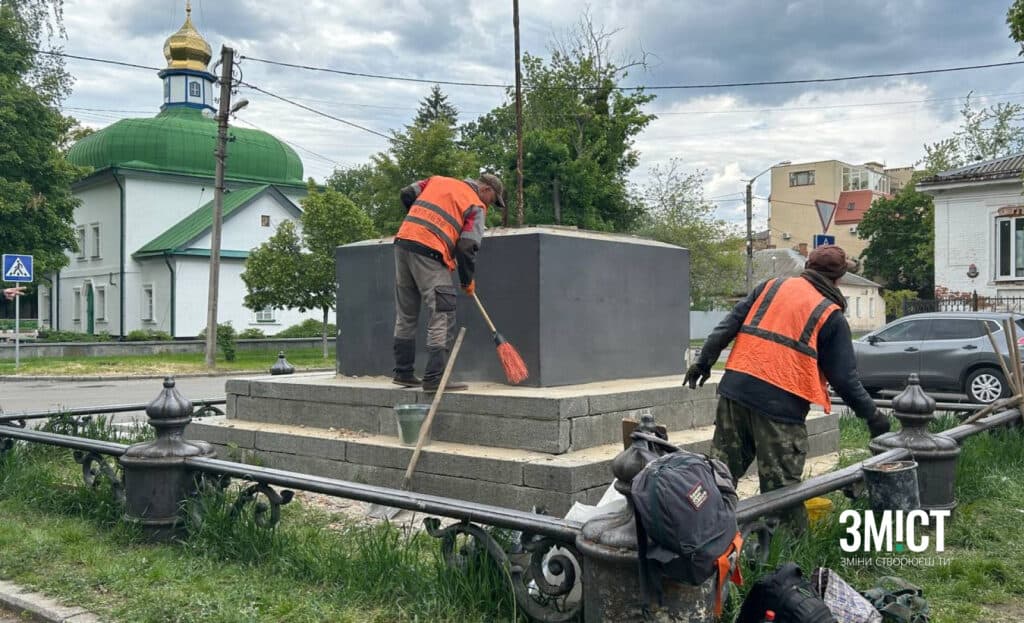 Памʼятник на місці відпочинку Петра І у Полтаві 15 травня 2025 року