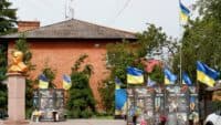 Державні прапори з меморіалу полеглих воїнів зняли на Полтавщині