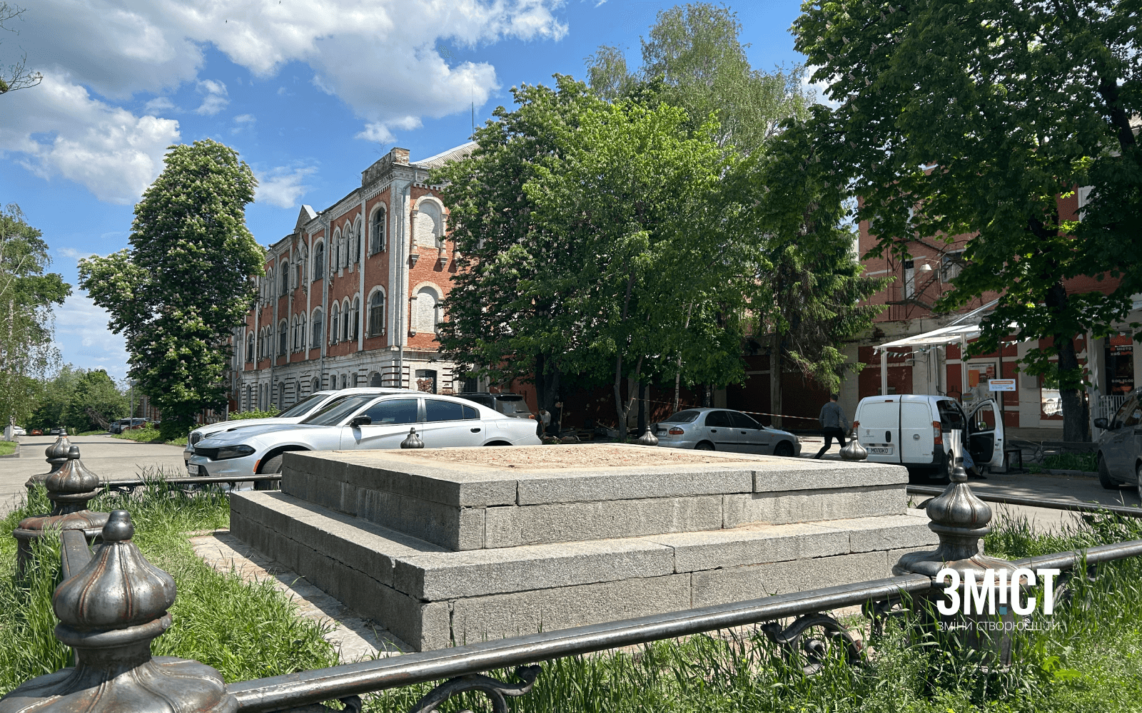 Демонтований пам’ятник на місці відпочинку Петра І.