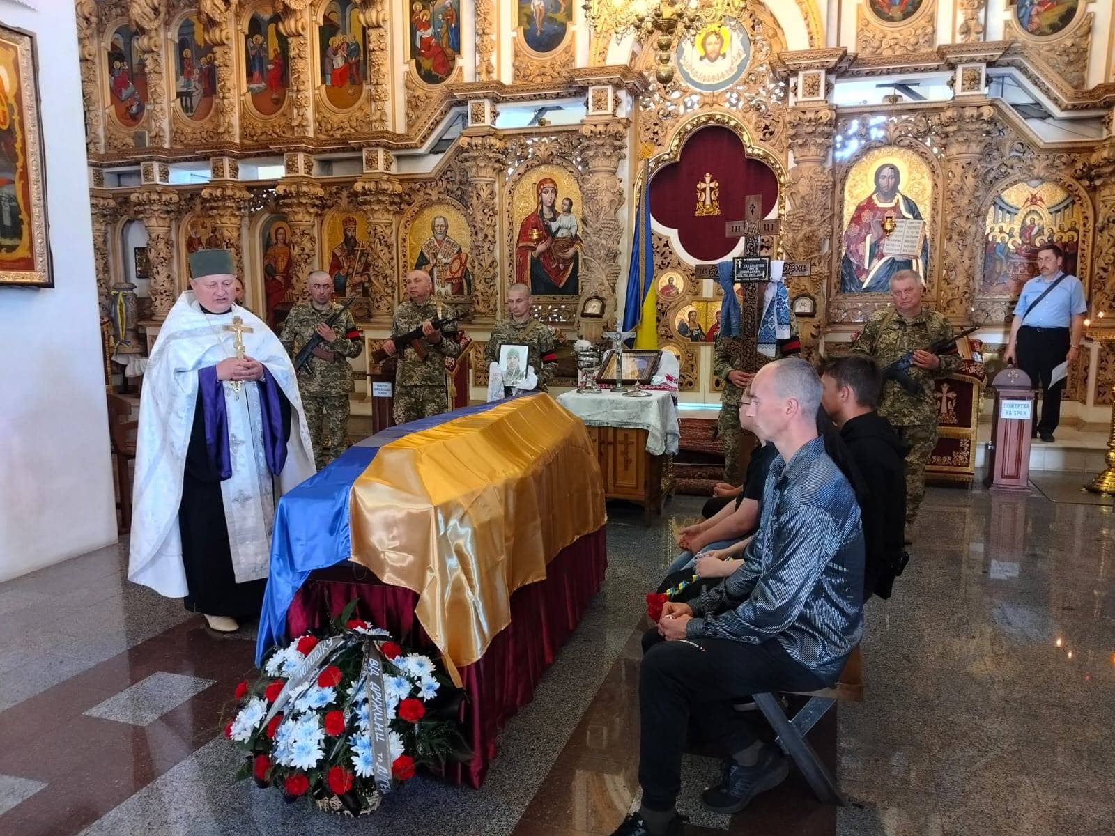 Прощання із полеглим Сергієм Гетьманчуком.