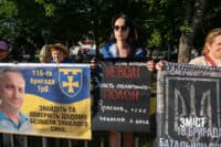«Надіюсь, що полон». Полтавці вийшли на акцію підтримки поневолених та безвісти зниклих воїнів