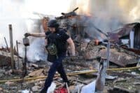 Рятувальники працюють на місцях удару в Полтаві (ФОТО)