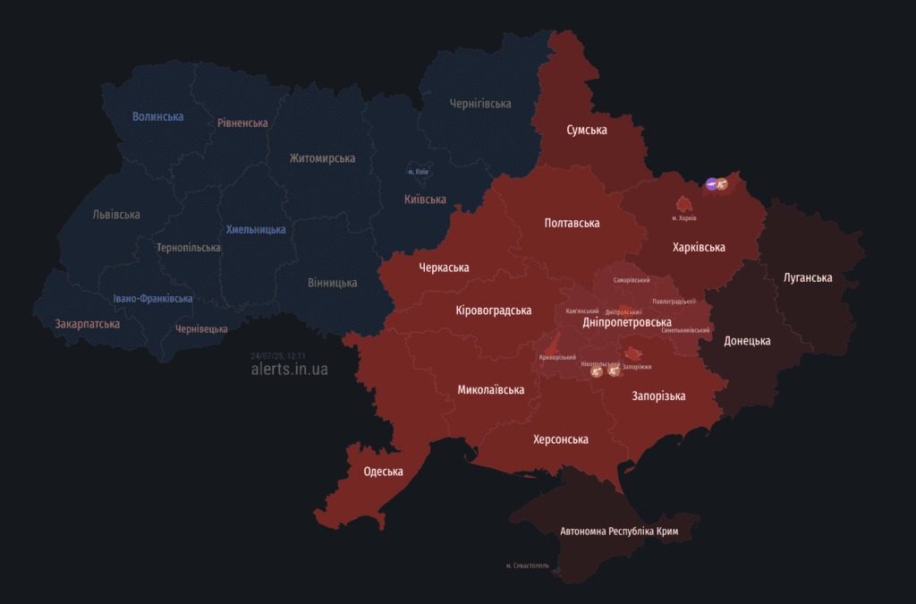 Сирени лунають на Полтавщині через активність ворожих військ та загрозу ударів з повітря. Військові з Повітряних Сил ЗСУ інформують про ситуацію.