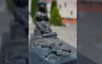 Втретє пошкодили скульптуру на честь Юліана Матвійчука в Полтаві: родина звернулася до поліції