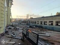 Наймасовіша атака по Лозовій: через вплив бойових дій обмежили рух приміських поїздів з Полтави