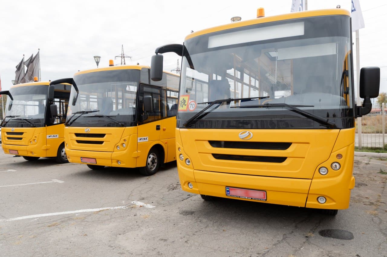 Шкільні автобуси на Полтавщині.