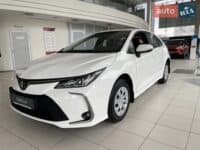 Полтавська влада купує нову Toyota Corolla за майже мільйон гривень