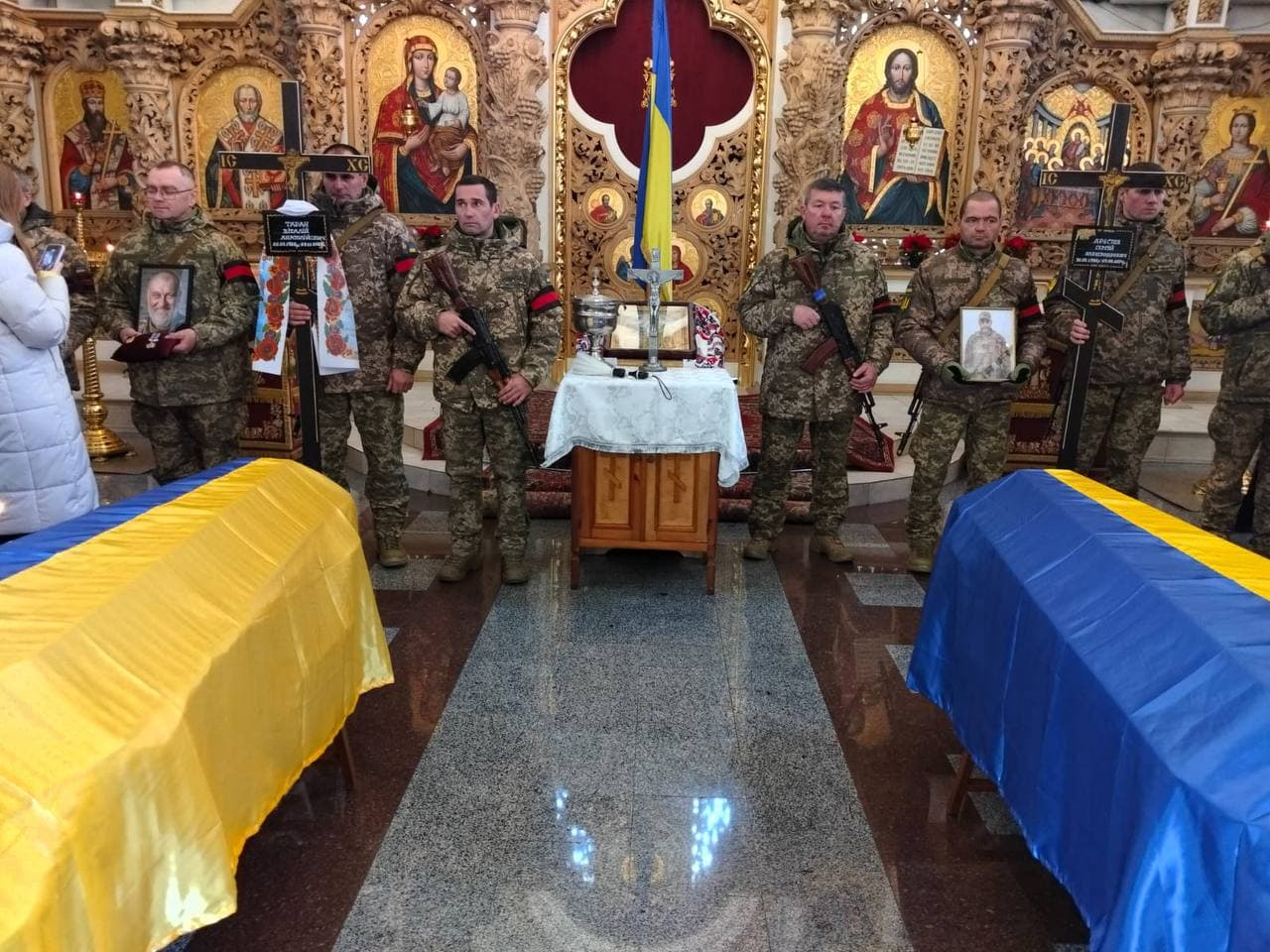 Прощання з військовими