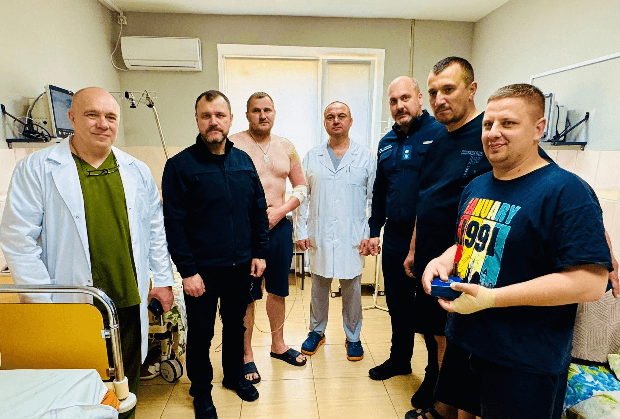 Вручення годинників медикам