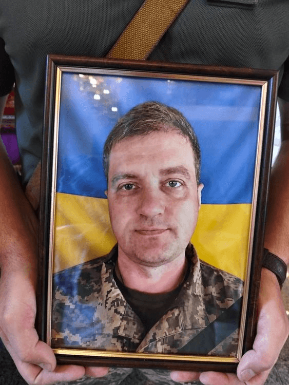 Полтава попрощалася з трьома захисниками які ві...