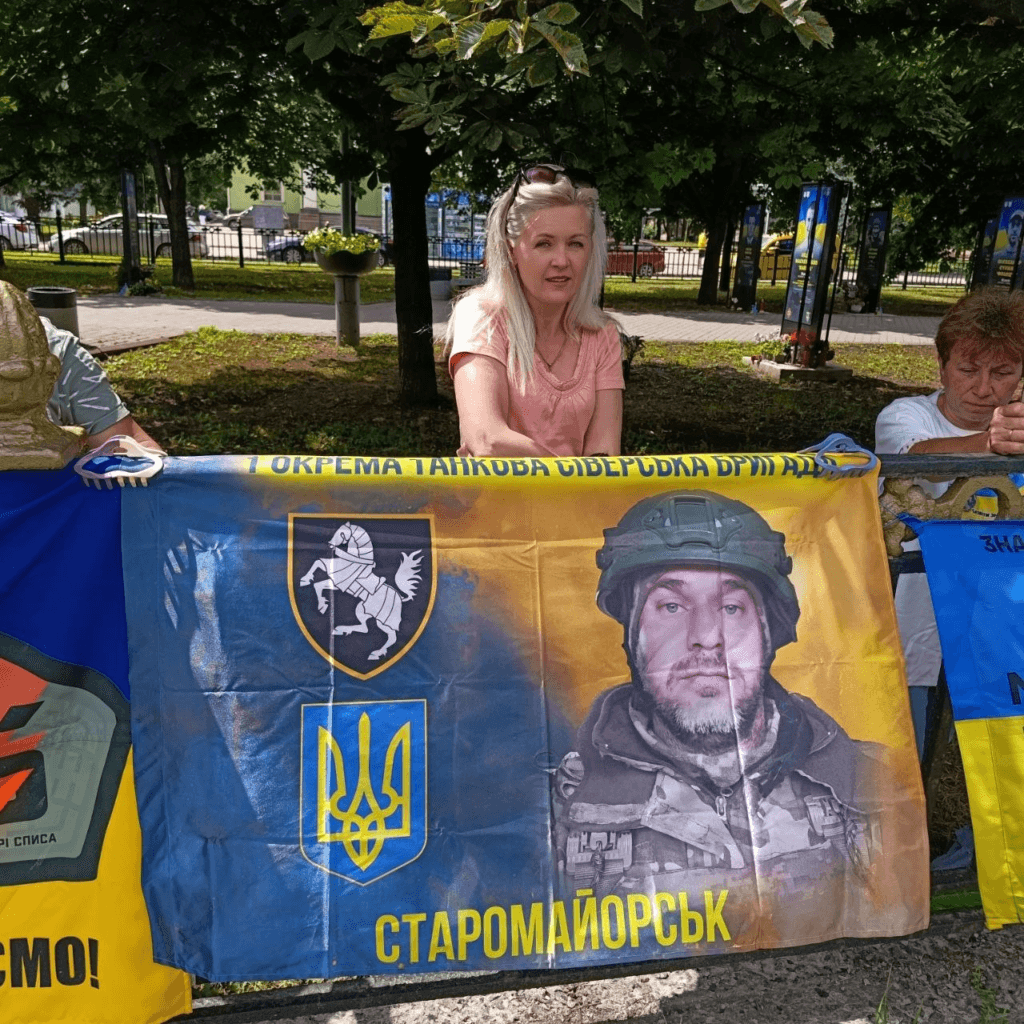 Полтавці вийшли на акцію-нагадування про полоне...