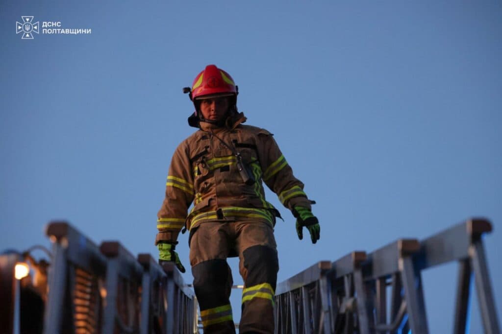 Ліквідація наслідків ворожого обстрілу Полтави 31 липня Фото – ДСНС