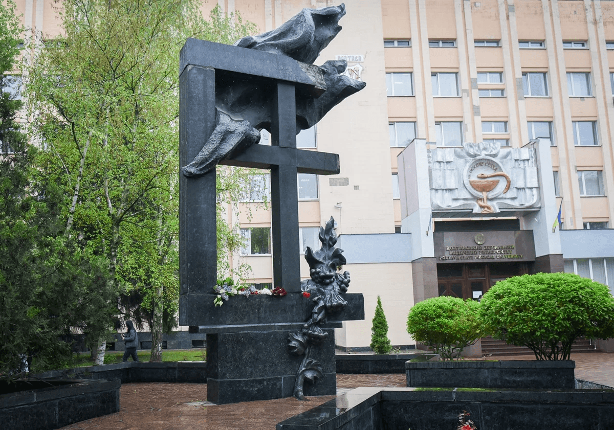 Ілюстративне фото. Місце вшанування ліквідаторів аварії на ЧАЕС у Полтаві